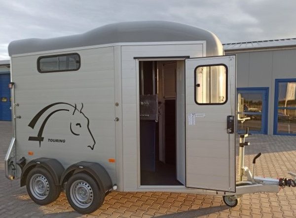 Remorque Cheval Liberté, modèle Touring Country + rampe avant, sellerie